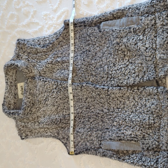 Fuzzy Gray Vest - Picture 3 of 9